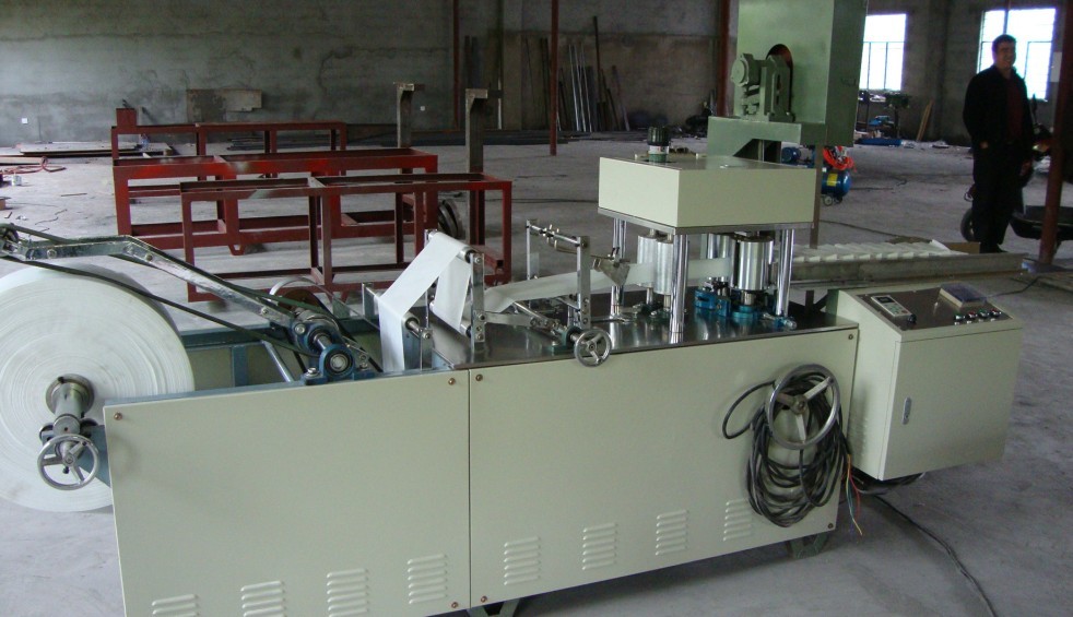 Y-Z(100-900)型全自動無紡布擦拭布(濕巾)折疊機